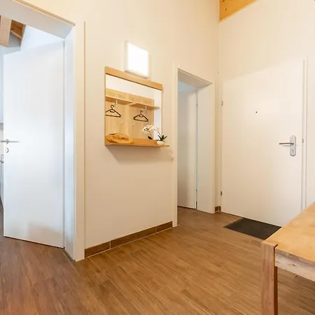 Emma 3 Apartment *